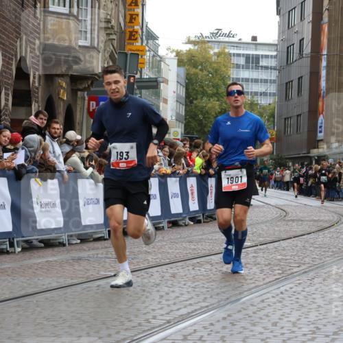 05.10.2025 - 20. swb-Marathon Bremen Strokosch-Dieckow http://msf.ph/oto/9260775 05.10.2025 12:57:01 Ziel 193, 436, 1901, 2497 meine-sportfotos.de