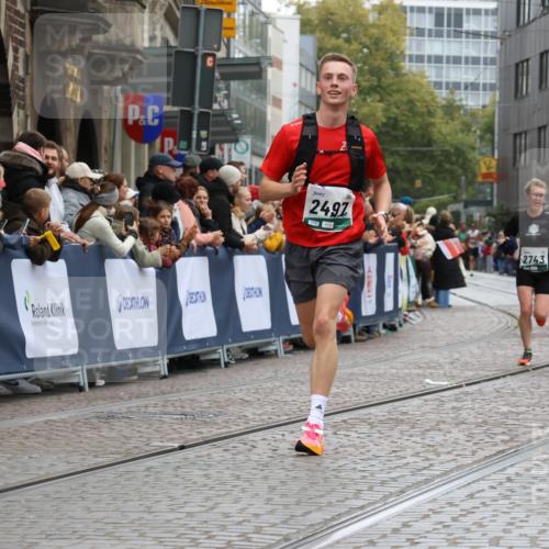 05.10.2025 - 20. swb-Marathon Bremen Strokosch-Dieckow http://msf.ph/oto/9260802 05.10.2025 12:57:09 Ziel 1801, 2497, 2743, 6566 meine-sportfotos.de