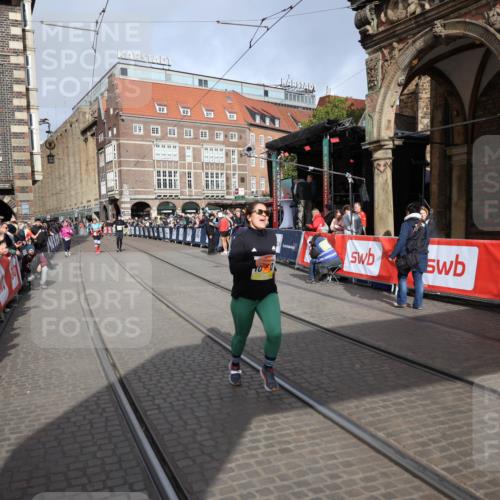 05.10.2025 - 20. swb-Marathon Bremen Yannick Fuchs http://msf.ph/oto/9260915 05.10.2025 11:20:46 Ziel 10720 meine-sportfotos.de
