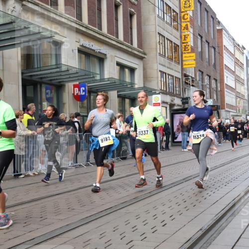 05.10.2025 - 20. swb-Marathon Bremen Strokosch-Dieckow http://msf.ph/oto/9260920 05.10.2025 11:00:58 Ziel 9182, 9286, 9443, 9613, 9880, 9925, 10157, 10336, 10477, 10544, 10630, 10762, 10914, 11194, 11337, 11338, 11524, 11597, 11633, 11680, 11688, 11719, 9182, 9286, 9443, 9613, 9880, 9925, 10157, 10336, 10477, 10544, 10630, 10762, 10914, 11194, 11337, 11338, 11524, 11597, 11633, 11680, 11688, 11719 meine-sportfotos.de