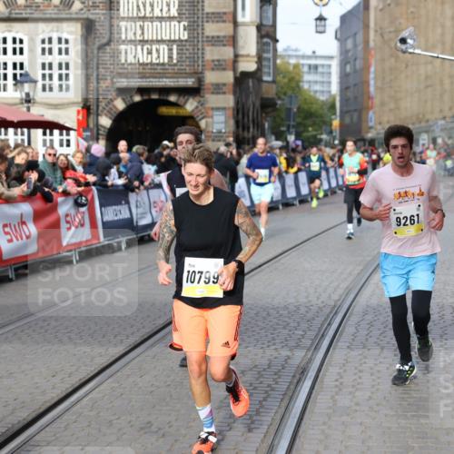 05.10.2025 - 20. swb-Marathon Bremen Yannick Fuchs http://msf.ph/oto/9260939 05.10.2025 10:48:52 Ziel 9261, 9482, 9729, 10303, 10799 meine-sportfotos.de