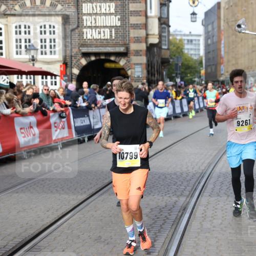 05.10.2025 - 20. swb-Marathon Bremen Yannick Fuchs http://msf.ph/oto/9260946 05.10.2025 10:48:52 Ziel 9261, 9482, 9729, 10303, 10799 meine-sportfotos.de