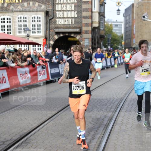 05.10.2025 - 20. swb-Marathon Bremen Yannick Fuchs http://msf.ph/oto/9260955 05.10.2025 10:48:52 Ziel 9261, 9482, 9729, 10303, 10799 meine-sportfotos.de