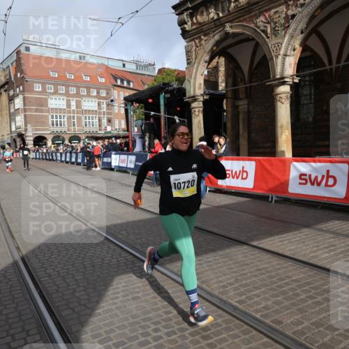 05.10.2025 - 20. swb-Marathon Bremen Yannick Fuchs http://msf.ph/oto/9260967 05.10.2025 11:20:46 Ziel 10720 meine-sportfotos.de