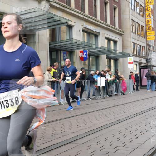 05.10.2025 - 20. swb-Marathon Bremen Strokosch-Dieckow http://msf.ph/oto/9260974 05.10.2025 11:01:00 Ziel 7908, 9182, 9286, 9371, 9443, 9613, 9880, 9925, 10157, 10336, 10544, 10762, 10914, 11194, 11337, 11338, 11493, 11524, 11597, 11633, 11680, 11688, 7908, 9182, 9286, 9371, 9443, 9613, 9880, 9925, 10157, 10336, 10544, 10762, 10914, 11194, 11337, 11338, 11493, 11524, 11597, 11633, 11680, 11688 meine-sportfotos.de