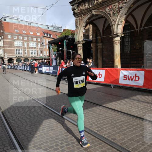 05.10.2025 - 20. swb-Marathon Bremen Yannick Fuchs http://msf.ph/oto/9260979 05.10.2025 11:20:47 Ziel 10720 meine-sportfotos.de