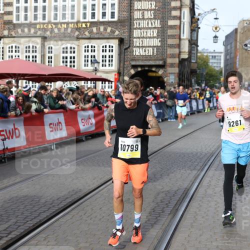 05.10.2025 - 20. swb-Marathon Bremen Yannick Fuchs http://msf.ph/oto/9260981 05.10.2025 10:48:52 Ziel 9261, 9482, 9729, 10303, 10799 meine-sportfotos.de