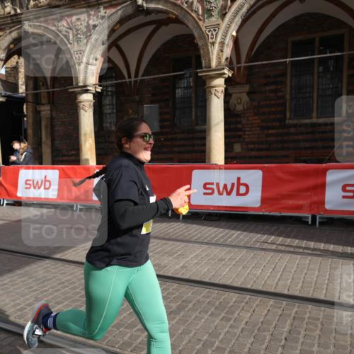 05.10.2025 - 20. swb-Marathon Bremen Yannick Fuchs http://msf.ph/oto/9261000 05.10.2025 11:20:47 Ziel 10720 meine-sportfotos.de