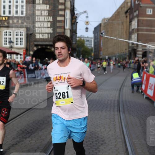 05.10.2025 - 20. swb-Marathon Bremen Yannick Fuchs http://msf.ph/oto/9261024 05.10.2025 10:48:53 Ziel 9261, 9482, 9729, 10799 meine-sportfotos.de