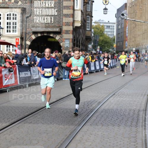05.10.2025 - 20. swb-Marathon Bremen Yannick Fuchs http://msf.ph/oto/9261058 05.10.2025 10:48:55 Ziel 7414, 9261, 9482, 9674, 9729, 10799 meine-sportfotos.de