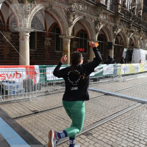 05.10.2025 - 20. swb-Marathon Bremen Yannick Fuchs http://msf.ph/oto/9261066 05.10.2025 11:20:48 Ziel 10720 meine-sportfotos.de