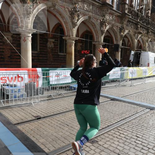 05.10.2025 - 20. swb-Marathon Bremen Yannick Fuchs http://msf.ph/oto/9261073 05.10.2025 11:20:48 Ziel 10720 meine-sportfotos.de
