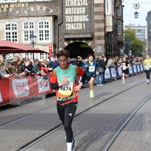 05.10.2025 - 20. swb-Marathon Bremen Yannick Fuchs http://msf.ph/oto/9261080 05.10.2025 10:48:56 Ziel 7414, 9261, 9482, 9674, 9729, 10047, 10799 meine-sportfotos.de
