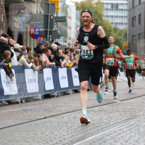 05.10.2025 - 20. swb-Marathon Bremen Strokosch-Dieckow http://msf.ph/oto/9261088 05.10.2025 12:57:25 Ziel 2683, 3817, 5028, 8211 meine-sportfotos.de