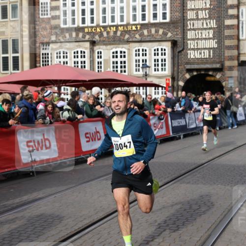 05.10.2025 - 20. swb-Marathon Bremen Yannick Fuchs http://msf.ph/oto/9261202 05.10.2025 10:48:59 Ziel 7414, 9255, 9261, 9482, 9583, 9674, 10047, 10799, 10877 meine-sportfotos.de