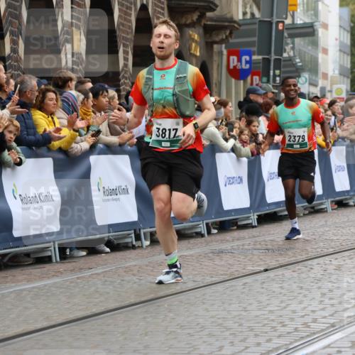 05.10.2025 - 20. swb-Marathon Bremen Strokosch-Dieckow http://msf.ph/oto/9261214 05.10.2025 12:57:28 Ziel 2683, 3817, 5028, 8211 meine-sportfotos.de