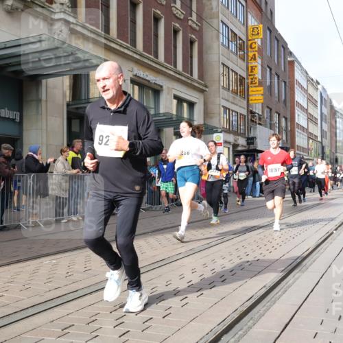 05.10.2025 - 20. swb-Marathon Bremen Strokosch-Dieckow http://msf.ph/oto/9261247 05.10.2025 11:01:16 Ziel 7908, 9189, 9269, 9278, 9286, 9294, 9322, 9371, 9432, 9782, 10004, 10026, 10030, 10056, 10157, 10324, 10336, 10370, 10562, 10903, 10904, 11194, 11223, 11463, 11493, 11633, 11732, 11733, 7908, 9189, 9269, 9278, 9286, 9294, 9322, 9371, 9432, 9782, 10004, 10026, 10030, 10056, 10157, 10324, 10336, 10370, 10562, 10903, 10904, 11194, 11223, 11463, 11493, 11633, 11732, 11733 meine-sportfotos.de