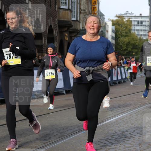 05.10.2025 - 20. swb-Marathon Bremen Strokosch-Dieckow http://msf.ph/oto/9261279 05.10.2025 11:06:17 Ziel 7979, 9205, 9228, 9387, 9523, 9712, 10152, 10243, 10374, 10404, 10611, 11065, 11092, 11169, 11233, 11433, 11485 meine-sportfotos.de