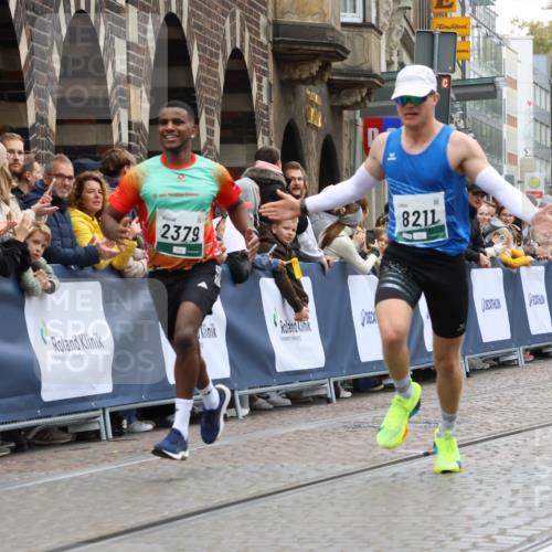 05.10.2025 - 20. swb-Marathon Bremen Strokosch-Dieckow http://msf.ph/oto/9261298 05.10.2025 12:57:29 Ziel 3153, 3817, 5028, 8211 meine-sportfotos.de