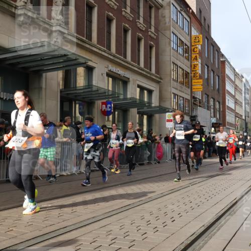 05.10.2025 - 20. swb-Marathon Bremen Strokosch-Dieckow http://msf.ph/oto/9261307 05.10.2025 11:01:18 Ziel 7908, 9189, 9237, 9269, 9278, 9286, 9294, 9322, 9371, 9432, 9782, 10004, 10026, 10030, 10056, 10157, 10324, 10336, 10370, 10562, 10903, 10904, 11194, 11223, 11463, 11493, 11633, 11732, 11733, 7908, 9189, 9237, 9269, 9278, 9286, 9294, 9322, 9371, 9432, 9782, 10004, 10026, 10030, 10056, 10157, 10324, 10336, 10370, 10562, 10903, 10904, 11194, 11223, 11463, 11493, 11633, 11732, 11733 meine-sportfotos.de
