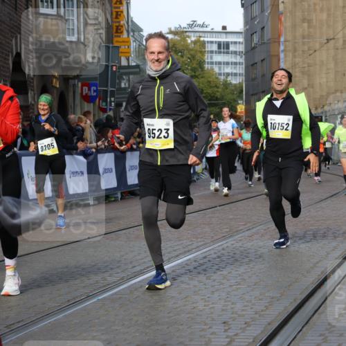 05.10.2025 - 20. swb-Marathon Bremen Strokosch-Dieckow http://msf.ph/oto/9261324 05.10.2025 11:06:18 Ziel 7979, 9205, 9228, 9523, 9712, 10152, 10243, 10374, 10404, 10611, 10640, 11065, 11092, 11169, 11233, 11485 meine-sportfotos.de
