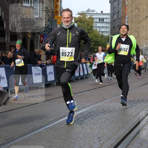05.10.2025 - 20. swb-Marathon Bremen Strokosch-Dieckow http://msf.ph/oto/9261367 05.10.2025 11:06:18 Ziel 7979, 9205, 9228, 9523, 9712, 10152, 10243, 10374, 10404, 10611, 10640, 11065, 11092, 11169, 11233, 11485 meine-sportfotos.de