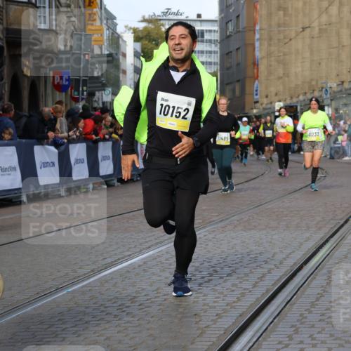 05.10.2025 - 20. swb-Marathon Bremen Strokosch-Dieckow http://msf.ph/oto/9261388 05.10.2025 11:06:19 Ziel 7979, 9205, 9228, 9523, 9712, 10152, 10243, 10374, 10404, 10611, 10640, 11065, 11092, 11169, 11195, 11233, 11485 meine-sportfotos.de