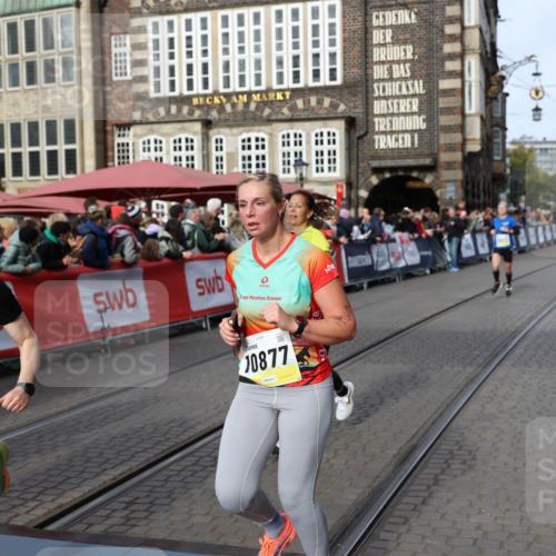 05.10.2025 - 20. swb-Marathon Bremen Yannick Fuchs http://msf.ph/oto/9261403 05.10.2025 10:49:02 Ziel 7414, 9255, 9583, 9674, 10047, 10877, 10973, 11248 meine-sportfotos.de