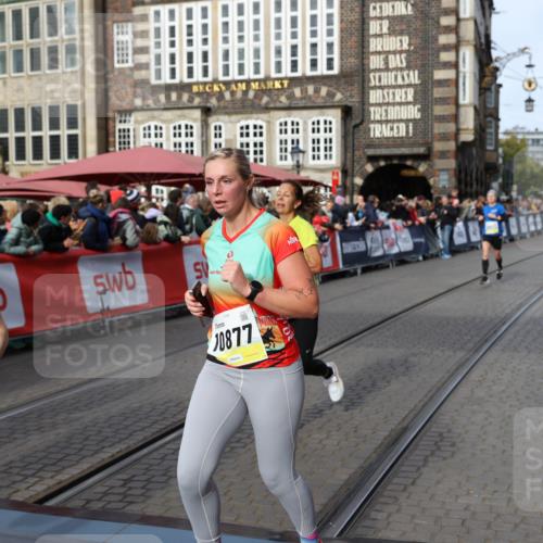 05.10.2025 - 20. swb-Marathon Bremen Yannick Fuchs http://msf.ph/oto/9261410 05.10.2025 10:49:02 Ziel 7414, 9255, 9583, 9674, 10047, 10877, 10973, 11248 meine-sportfotos.de
