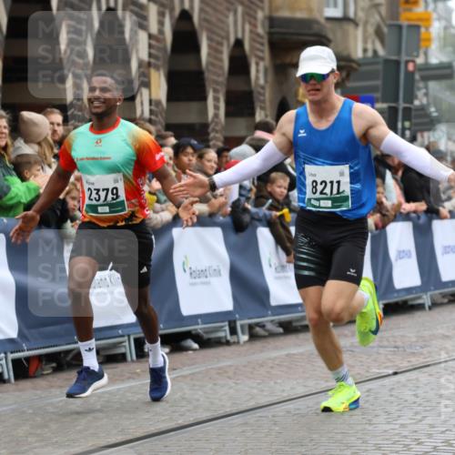 05.10.2025 - 20. swb-Marathon Bremen Strokosch-Dieckow http://msf.ph/oto/9261420 05.10.2025 12:57:29 Ziel 3153, 3817, 5028, 8211 meine-sportfotos.de