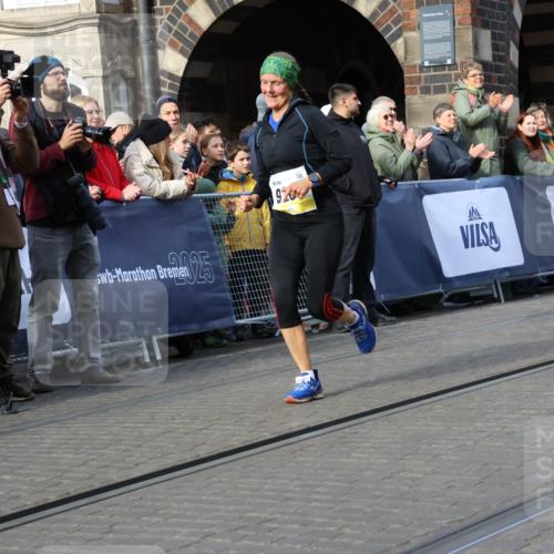 05.10.2025 - 20. swb-Marathon Bremen Strokosch-Dieckow http://msf.ph/oto/9261444 05.10.2025 11:06:21 Ziel 9205, 9764, 9998, 10404, 10611, 10640, 11169, 11195, 11233, 11485 meine-sportfotos.de