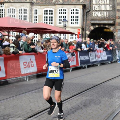 05.10.2025 - 20. swb-Marathon Bremen Yannick Fuchs http://msf.ph/oto/9261471 05.10.2025 10:49:05 Ziel 7414, 9216, 9255, 9583, 10047, 10877, 10973, 11248 meine-sportfotos.de