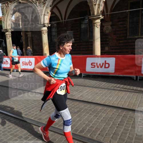 05.10.2025 - 20. swb-Marathon Bremen Yannick Fuchs http://msf.ph/oto/9261472 05.10.2025 11:20:59 Ziel 9405, 10012, 11643 meine-sportfotos.de