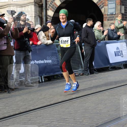 05.10.2025 - 20. swb-Marathon Bremen Strokosch-Dieckow http://msf.ph/oto/9261486 05.10.2025 11:06:21 Ziel 9205, 9764, 9998, 10404, 10611, 10640, 11169, 11195, 11233, 11485 meine-sportfotos.de
