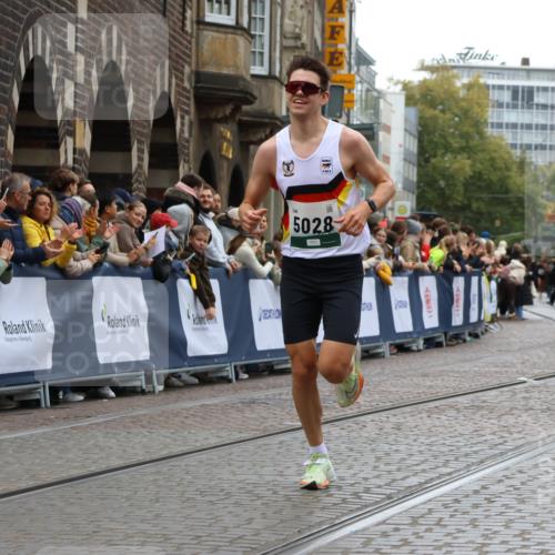 05.10.2025 - 20. swb-Marathon Bremen Strokosch-Dieckow http://msf.ph/oto/9261493 05.10.2025 12:57:32 Ziel 3153, 4635, 5028 meine-sportfotos.de
