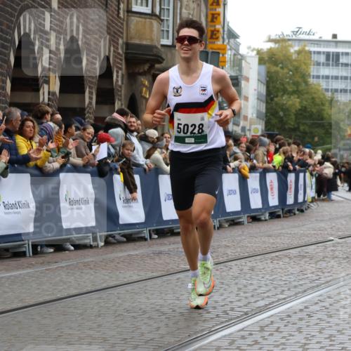 05.10.2025 - 20. swb-Marathon Bremen Strokosch-Dieckow http://msf.ph/oto/9261516 05.10.2025 12:57:32 Ziel 3153, 4635, 5028 meine-sportfotos.de
