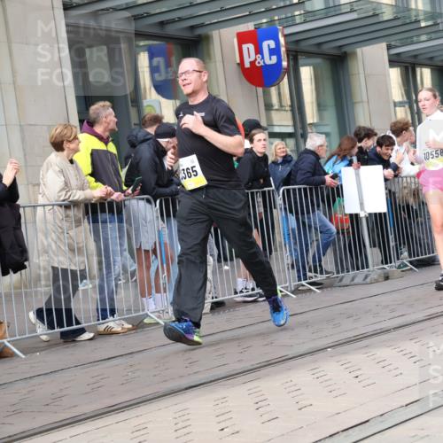05.10.2025 - 20. swb-Marathon Bremen Strokosch-Dieckow http://msf.ph/oto/9261530 05.10.2025 11:01:36 Ziel 9189, 9237, 9294, 9324, 9365, 9426, 9536, 9655, 9686, 10004, 10301, 10370, 10558, 10837, 10855, 10879, 10887, 10903, 10904, 10944, 11014, 11415, 11459, 11647, 9189, 9237, 9294, 9324, 9365, 9426, 9536, 9655, 9686, 10004, 10301, 10370, 10558, 10837, 10855, 10879, 10887, 10903, 10904, 10944, 11014, 11415, 11459, 11647 meine-sportfotos.de