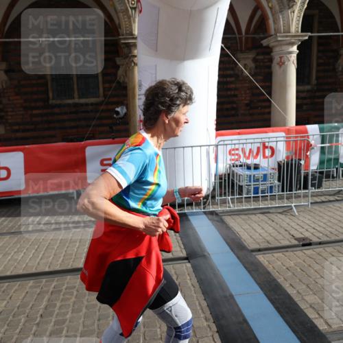 05.10.2025 - 20. swb-Marathon Bremen Yannick Fuchs http://msf.ph/oto/9261535 05.10.2025 11:20:59 Ziel 9405, 10012, 11643 meine-sportfotos.de