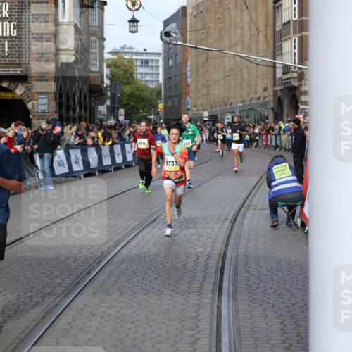 05.10.2025 - 20. swb-Marathon Bremen Yannick Fuchs http://msf.ph/oto/9261549 05.10.2025 10:49:07 Ziel 9216, 9255, 9317, 9583, 10733, 10877, 10973, 11248 meine-sportfotos.de
