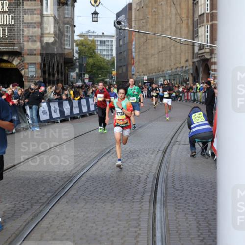 05.10.2025 - 20. swb-Marathon Bremen Yannick Fuchs http://msf.ph/oto/9261557 05.10.2025 10:49:07 Ziel 9216, 9255, 9317, 9583, 10733, 10877, 10973, 11248 meine-sportfotos.de