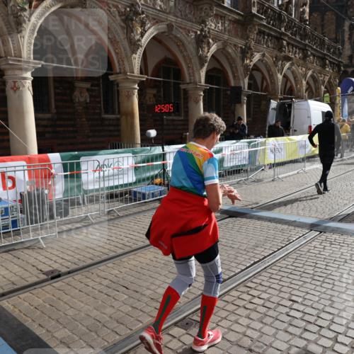 05.10.2025 - 20. swb-Marathon Bremen Yannick Fuchs http://msf.ph/oto/9261559 05.10.2025 11:21:00 Ziel 9405, 10012, 11643 meine-sportfotos.de