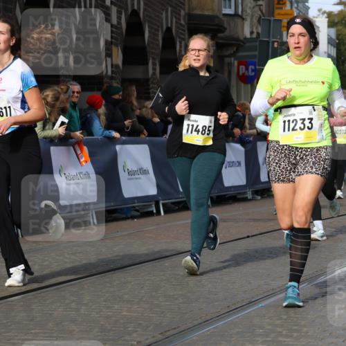 05.10.2025 - 20. swb-Marathon Bremen Strokosch-Dieckow http://msf.ph/oto/9261569 05.10.2025 11:06:23 Ziel 9205, 9764, 9998, 10611, 10640, 10912, 11143, 11195, 11233, 11270, 11365, 11485 meine-sportfotos.de