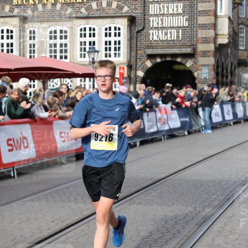 05.10.2025 - 20. swb-Marathon Bremen Yannick Fuchs http://msf.ph/oto/9261578 05.10.2025 10:49:07 Ziel 9216, 9255, 9317, 9583, 10733, 10877, 10973, 11248 meine-sportfotos.de