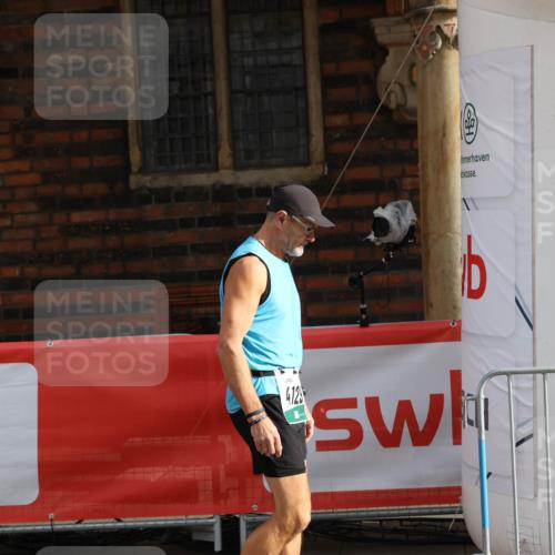 05.10.2025 - 20. swb-Marathon Bremen Yannick Fuchs http://msf.ph/oto/9261581 05.10.2025 11:21:03 Ziel 9405, 10012, 10913, 11643 meine-sportfotos.de