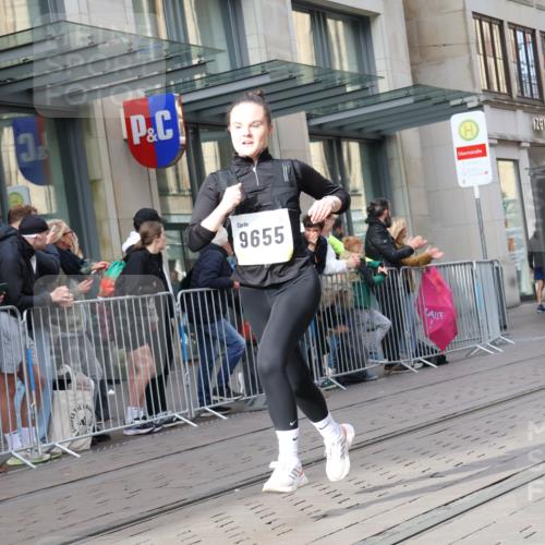 05.10.2025 - 20. swb-Marathon Bremen Strokosch-Dieckow http://msf.ph/oto/9261585 05.10.2025 11:01:40 Ziel 9237, 9324, 9363, 9365, 9426, 9536, 9655, 9686, 10301, 10508, 10558, 10837, 10855, 10879, 10887, 10944, 11014, 11415, 11454, 11459, 11647, 9237, 9324, 9363, 9365, 9426, 9536, 9655, 9686, 10301, 10508, 10558, 10837, 10855, 10879, 10887, 10944, 11014, 11415, 11454, 11459, 11647 meine-sportfotos.de