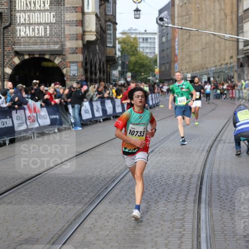 05.10.2025 - 20. swb-Marathon Bremen Yannick Fuchs http://msf.ph/oto/9261621 05.10.2025 10:49:08 Ziel 9216, 9255, 9317, 9583, 10733, 10877, 10973, 11248 meine-sportfotos.de