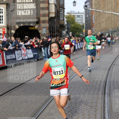 05.10.2025 - 20. swb-Marathon Bremen Yannick Fuchs http://msf.ph/oto/9261626 05.10.2025 10:49:09 Ziel 9014, 9216, 9317, 9583, 10733, 10877, 10973, 11248 meine-sportfotos.de