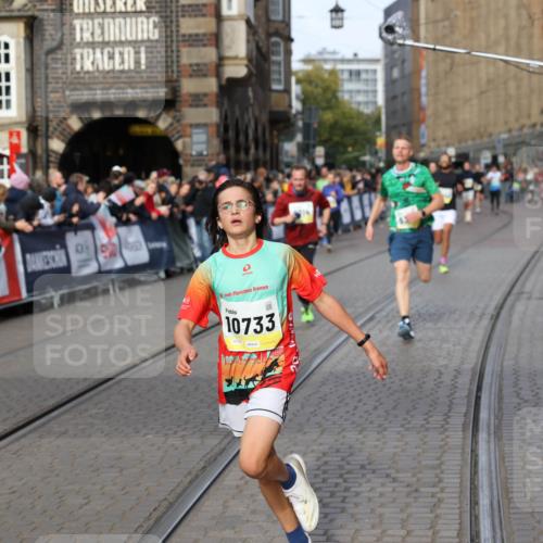 05.10.2025 - 20. swb-Marathon Bremen Yannick Fuchs http://msf.ph/oto/9261637 05.10.2025 10:49:09 Ziel 9014, 9216, 9317, 9583, 10733, 10877, 10973, 11248 meine-sportfotos.de