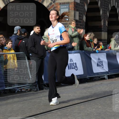 05.10.2025 - 20. swb-Marathon Bremen Strokosch-Dieckow http://msf.ph/oto/9261638 05.10.2025 11:06:24 Ziel 9764, 9998, 10611, 10640, 10732, 10912, 11143, 11195, 11233, 11270, 11365, 11485 meine-sportfotos.de