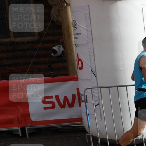 05.10.2025 - 20. swb-Marathon Bremen Yannick Fuchs http://msf.ph/oto/9261652 05.10.2025 11:21:04 Ziel 10012, 10913 meine-sportfotos.de